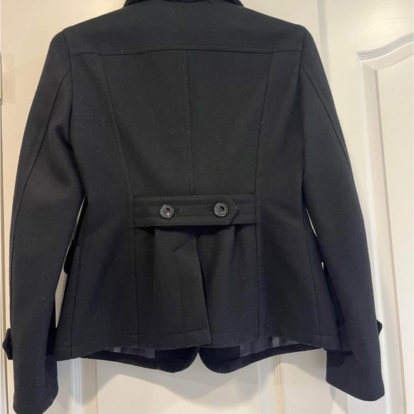 Burberry toggle wool coat. - Picture 2 of 8